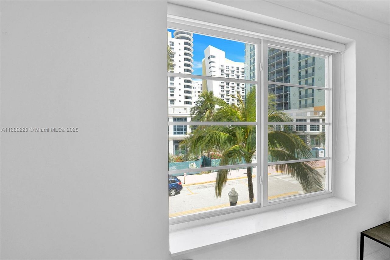 1460 Ocean Dr, Unit 305, Miami Beach, FL 33139 Photo