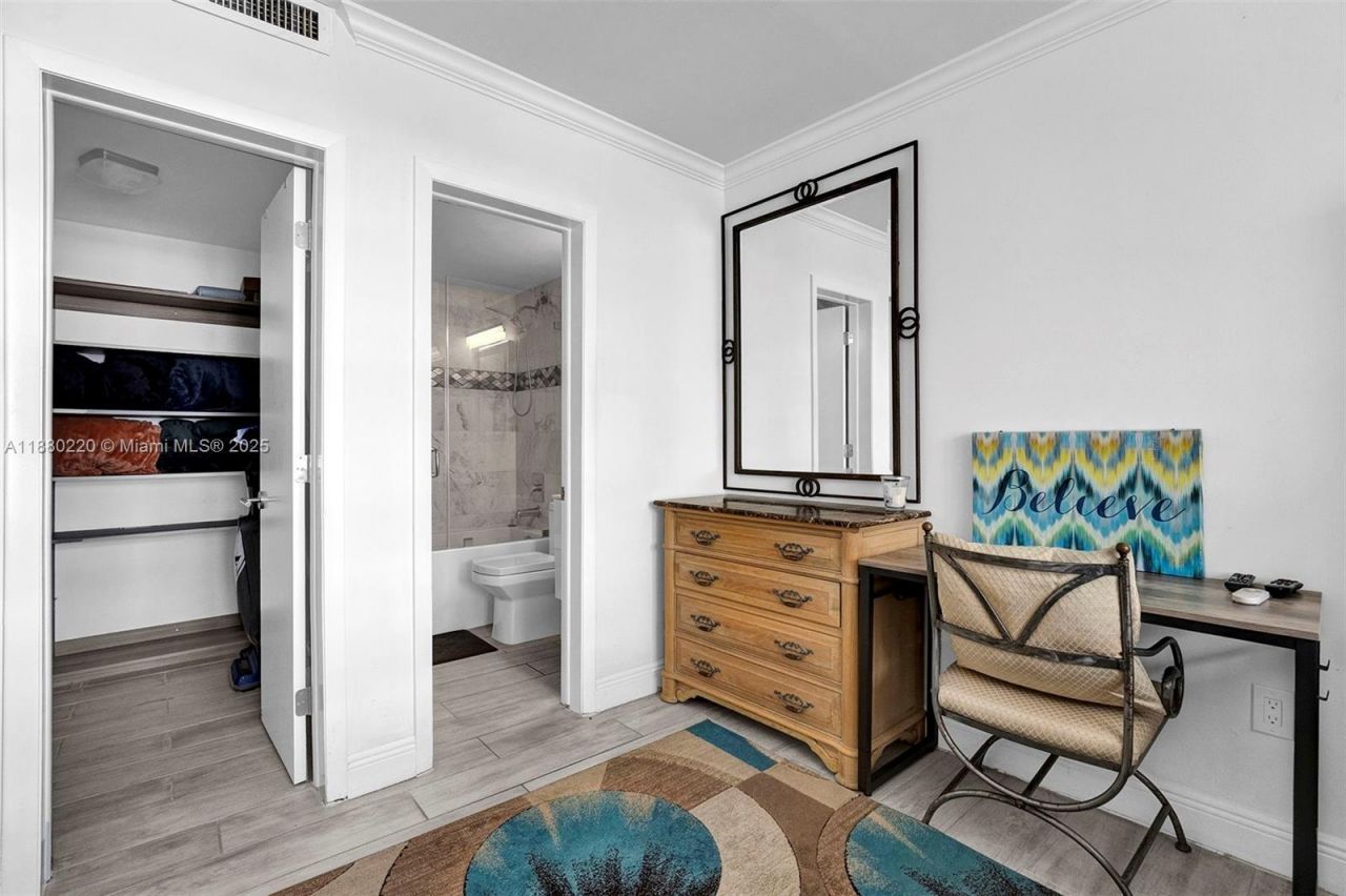 1460 Ocean Dr, Unit 305, Miami Beach, FL 33139 Photo