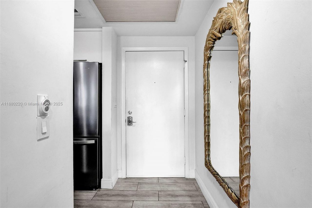 1460 Ocean Dr, Unit 305, Miami Beach, FL 33139 Photo