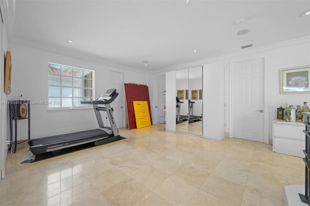 19460 39th Ct, Unit 19460, Sunny Isles Beach, FL 33160 Photo