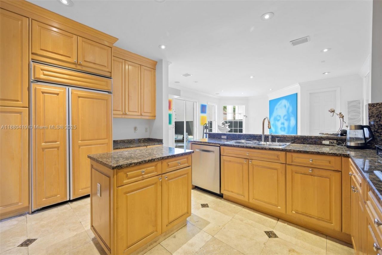 19460 39th Ct, Unit 19460, Sunny Isles Beach, FL 33160 Photo