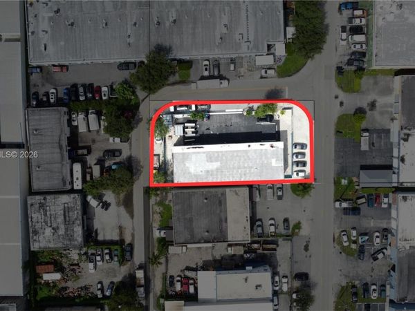 2757 W 77th Pl, Hialeah, FL 33016