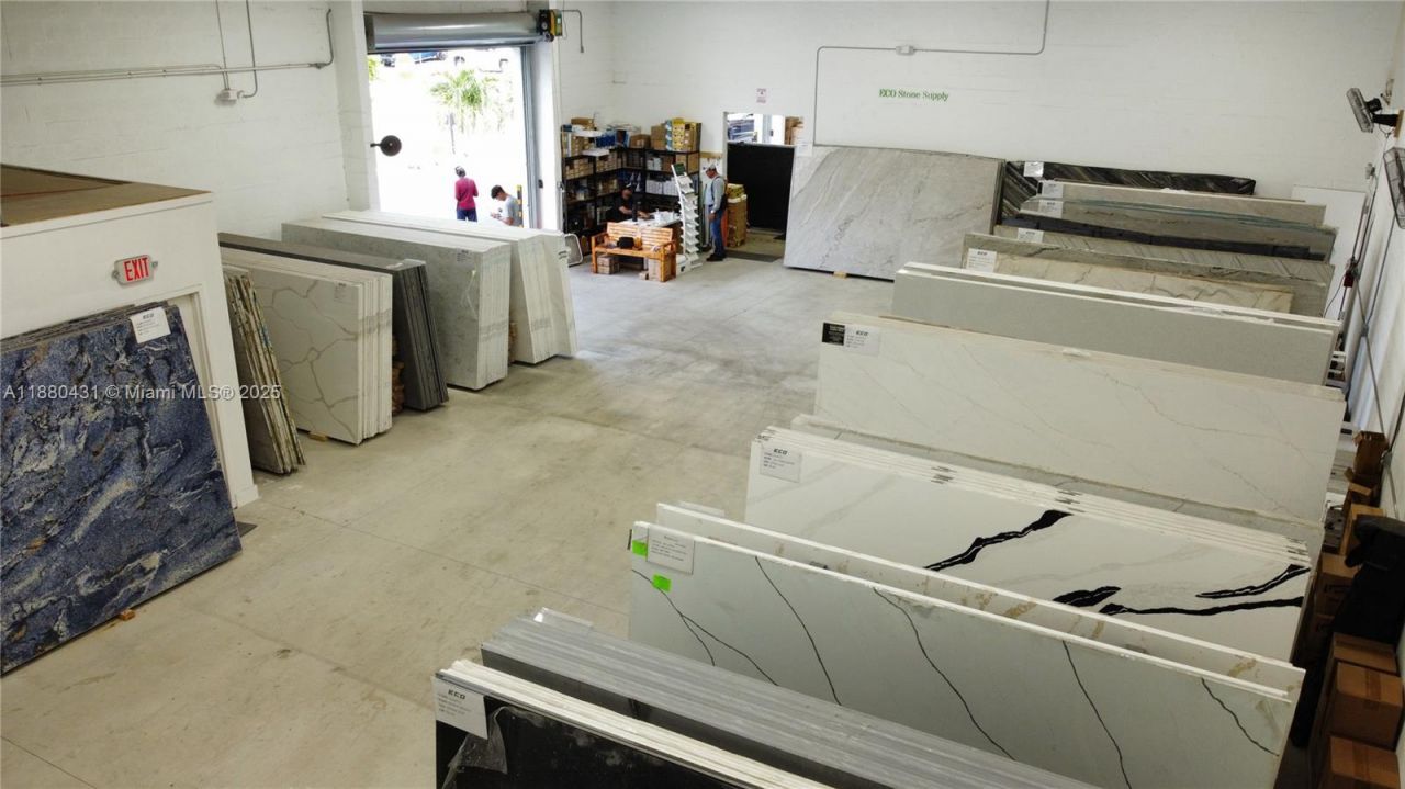 2757 W 77th Pl, Hialeah, FL 33016 Photo