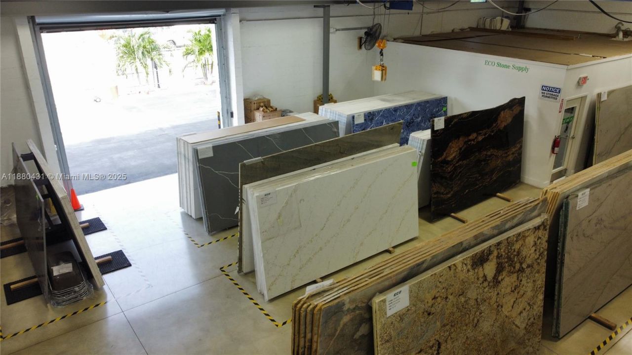 2757 W 77th Pl, Hialeah, FL 33016 Photo