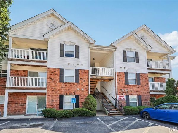 450 Benton Drive, Unit E, St Peters, MO 63376