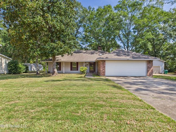 1504 Sioux Bayou Drive, Gautier, MS 39553