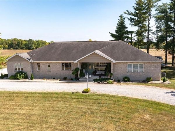 108 E Jaeger Street, Raymond, IL 62560