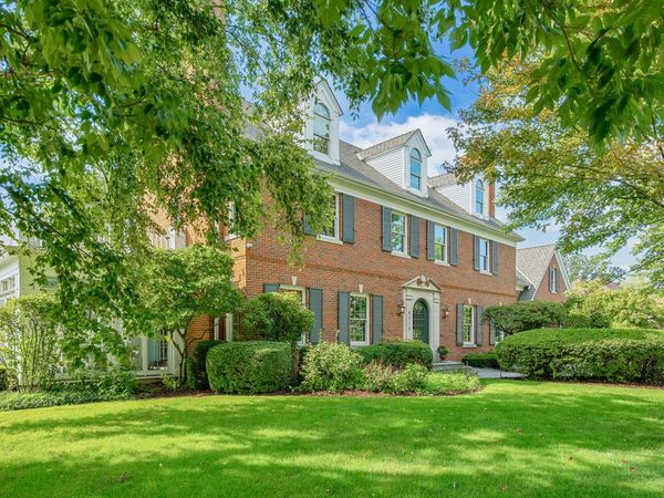 8010 Greenbriar Court, Burr Ridge, IL 60527