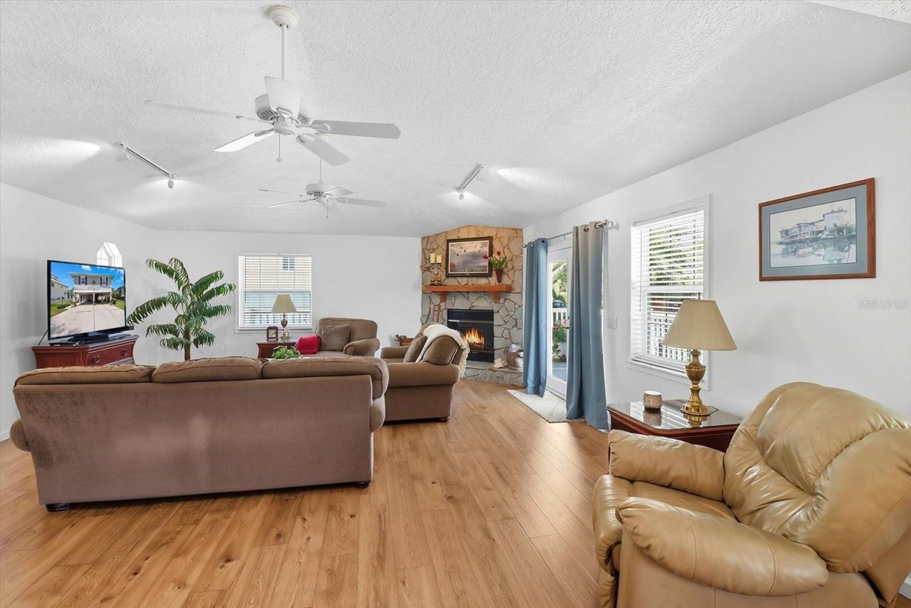 1931 NW 18th Street, Crystal River, FL 34428 Photo