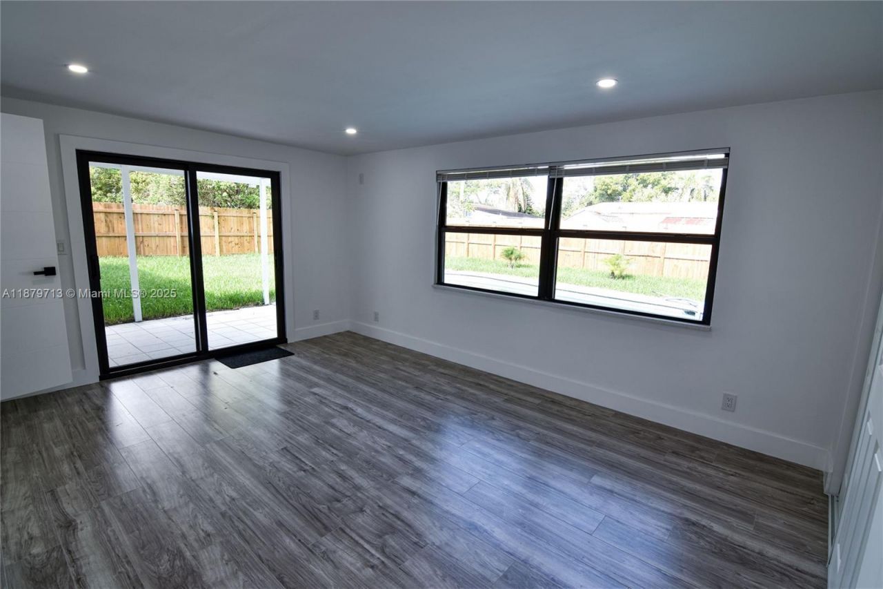 413 SW 22nd Ter, Fort Lauderdale, FL 33312 Photo