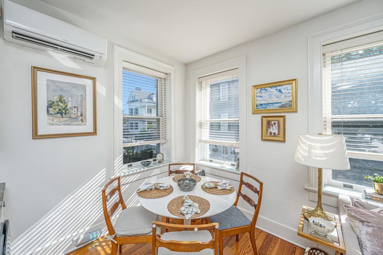 90 Bull Street Photo 17