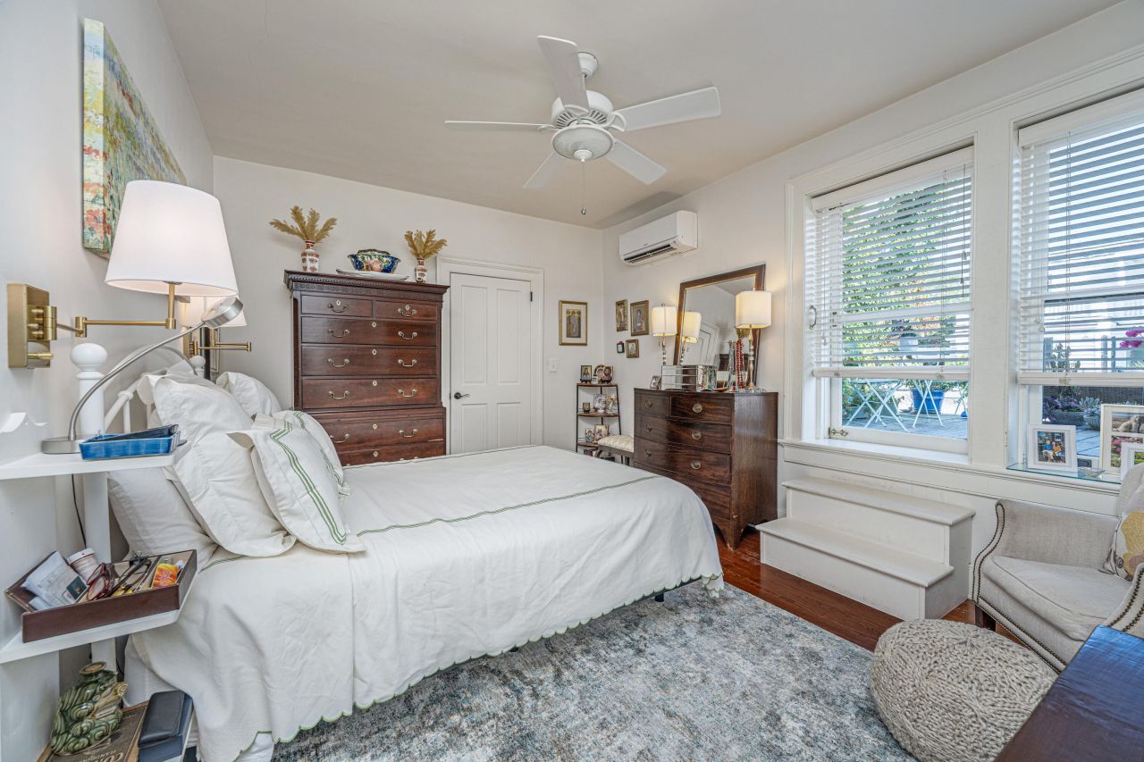 90 Bull Street Photo 26