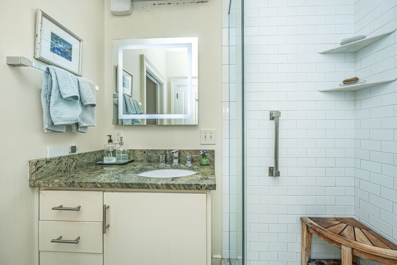 90 Bull Street Photo 29