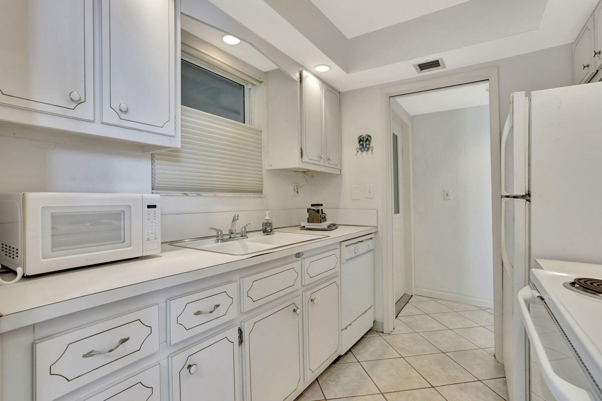 1069 Hillsboro Mile,, Unit 705, Hillsboro Beach, FL 33062 Photo