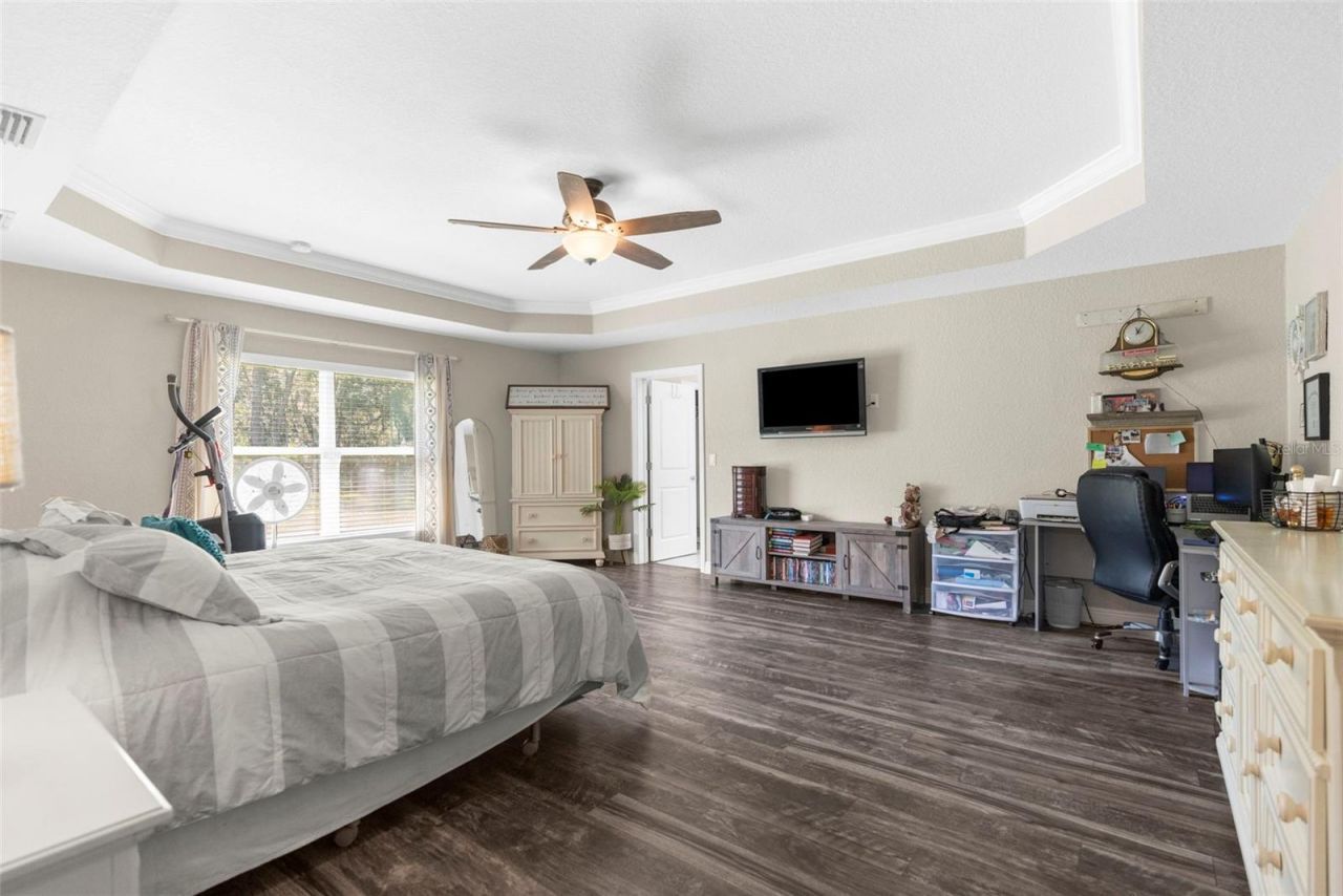 18209 Merwyn Cir, Weeki Wachee, FL 34614 Photo