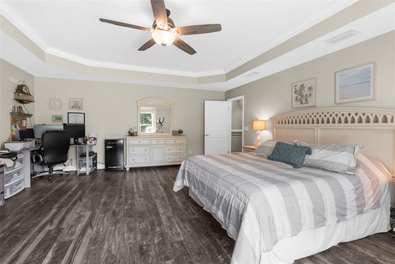 18209 Merwyn Cir, Weeki Wachee, FL 34614 Photo