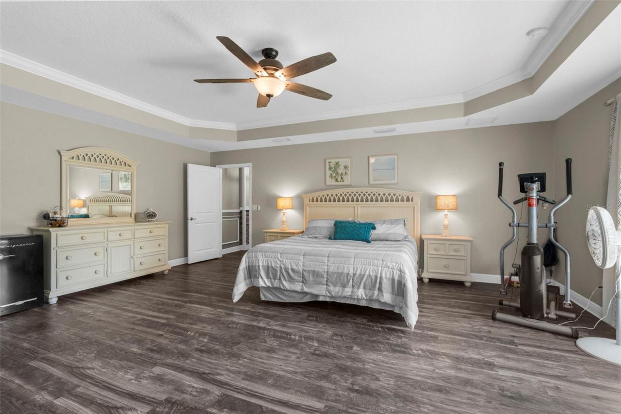 18209 Merwyn Cir, Weeki Wachee, FL 34614 Photo