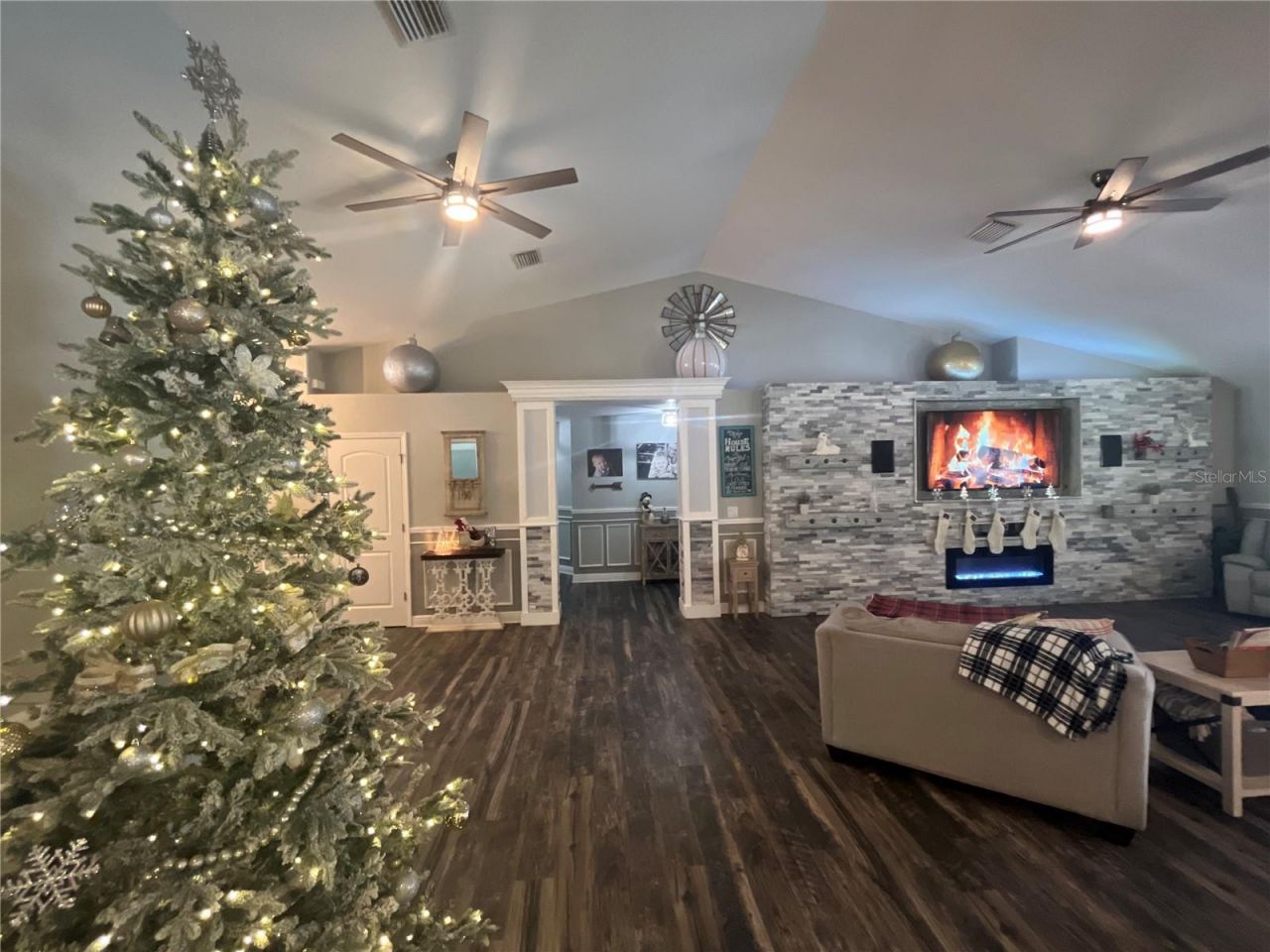 18209 Merwyn Cir, Weeki Wachee, FL 34614 Photo