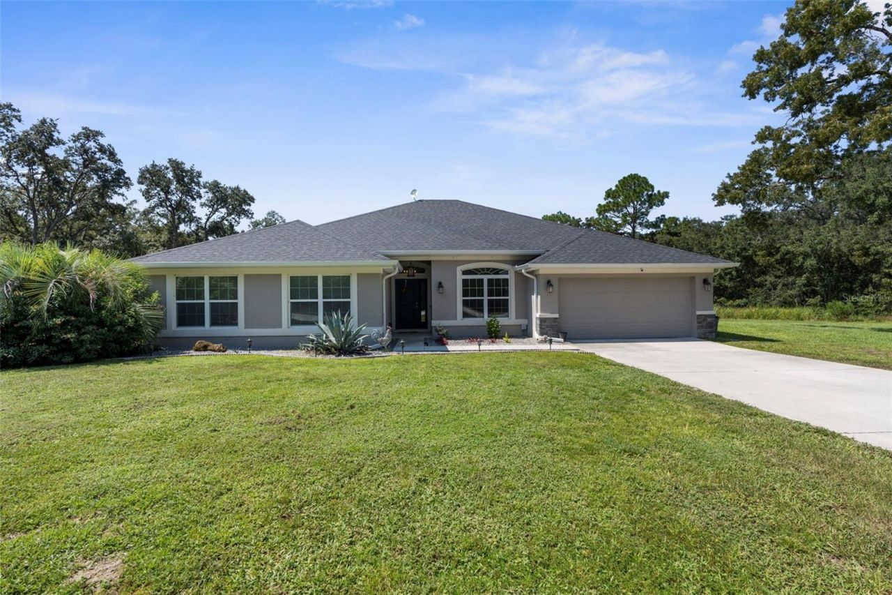 18209 Merwyn Cir, Weeki Wachee, FL 34614 Photo