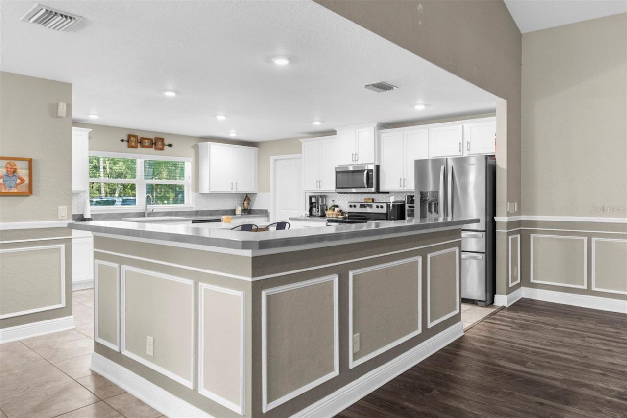 18209 Merwyn Cir, Weeki Wachee, FL 34614 Photo