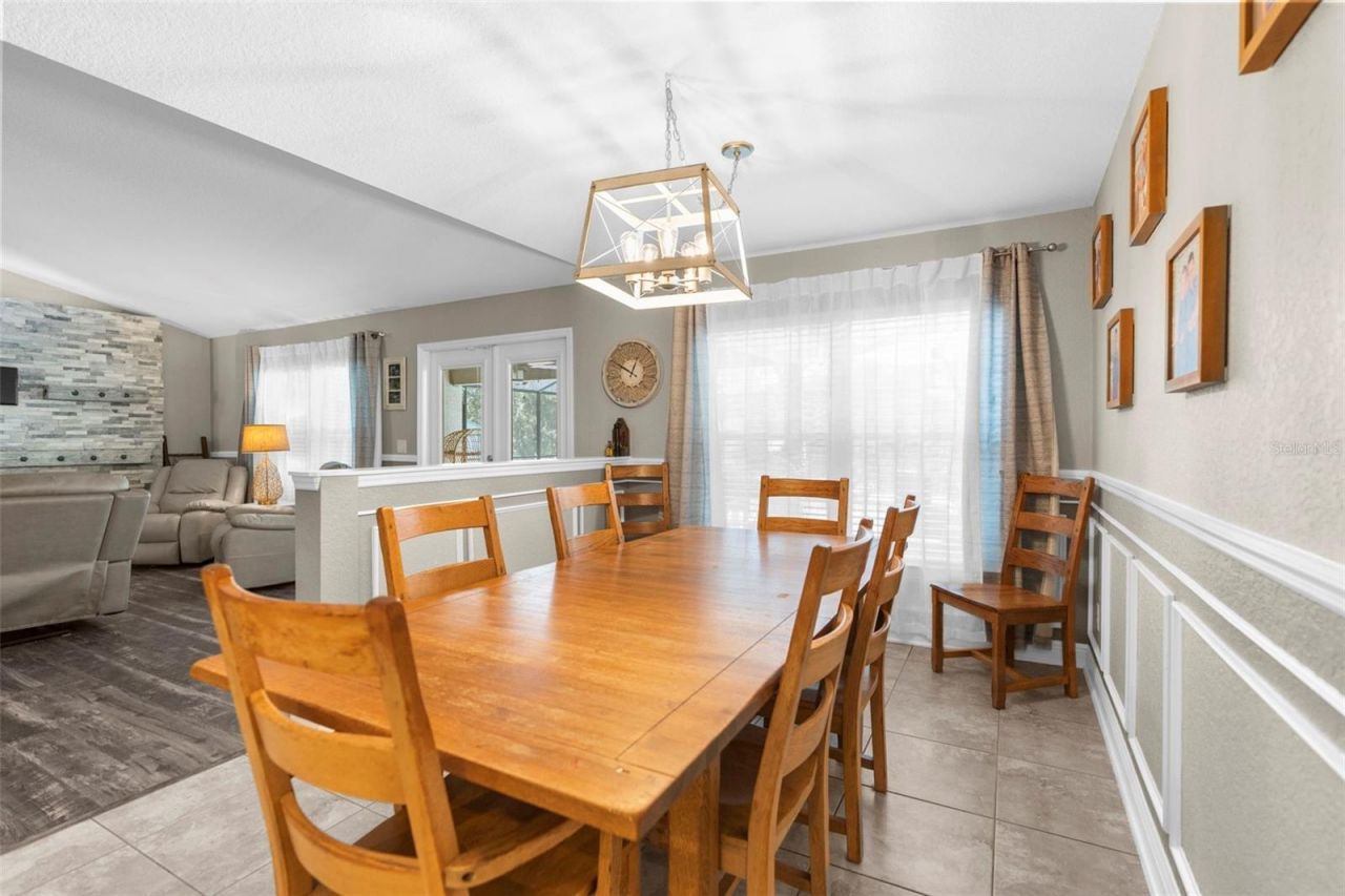 18209 Merwyn Cir, Weeki Wachee, FL 34614 Photo