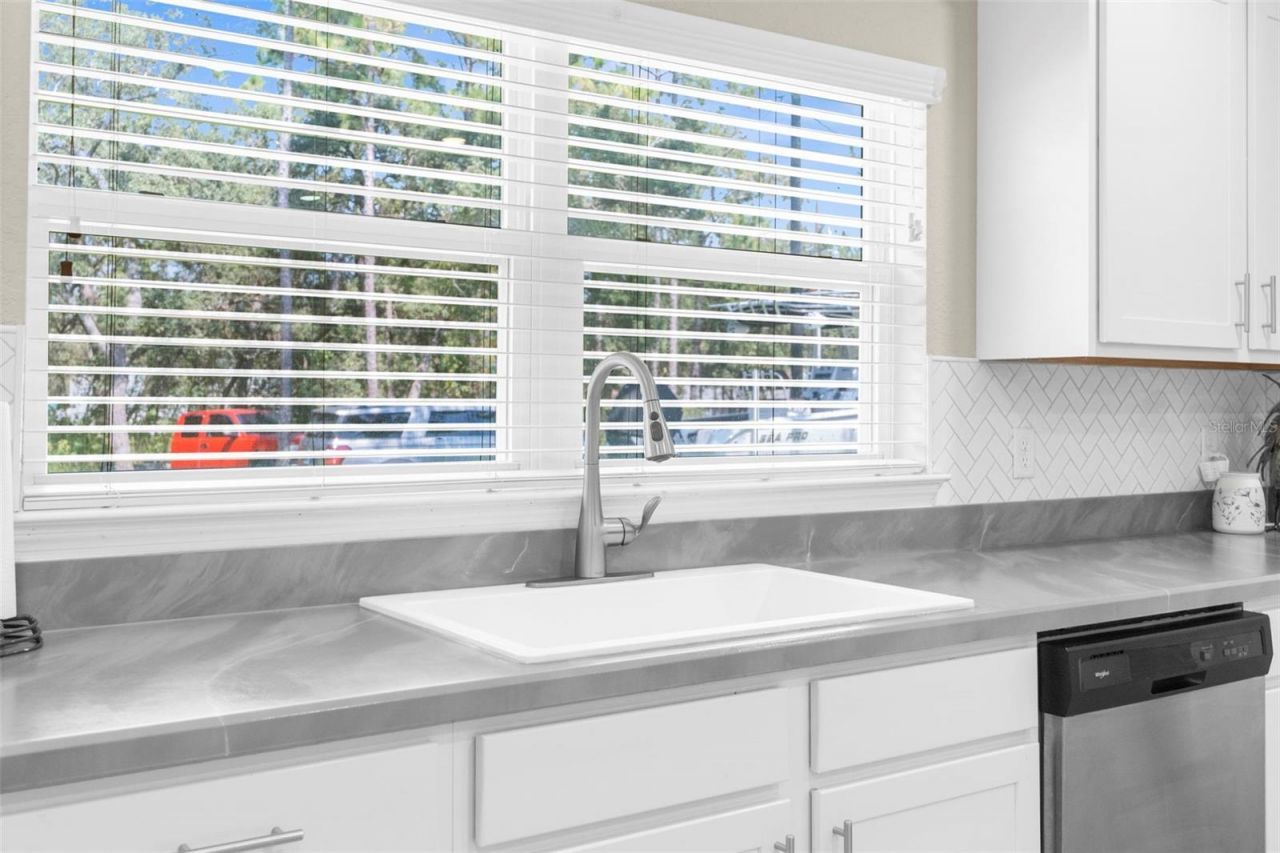 18209 Merwyn Cir, Weeki Wachee, FL 34614 Photo