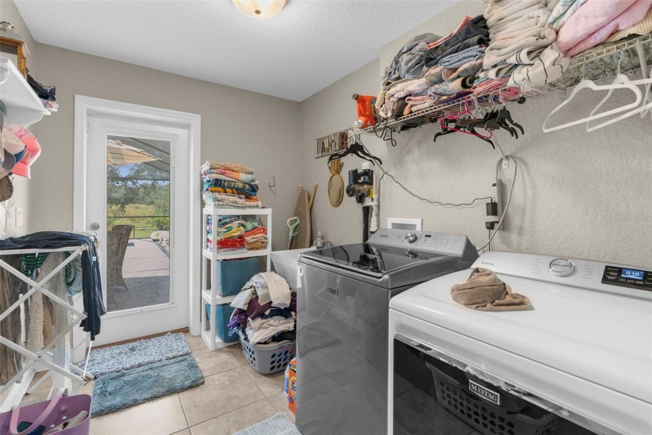 18209 Merwyn Cir, Weeki Wachee, FL 34614 Photo