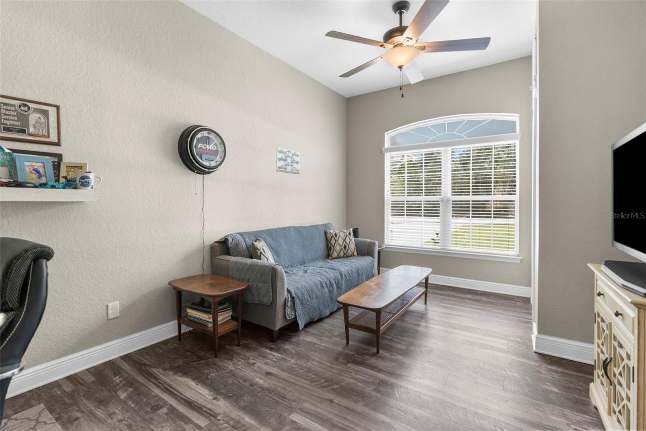 18209 Merwyn Cir, Weeki Wachee, FL 34614 Photo