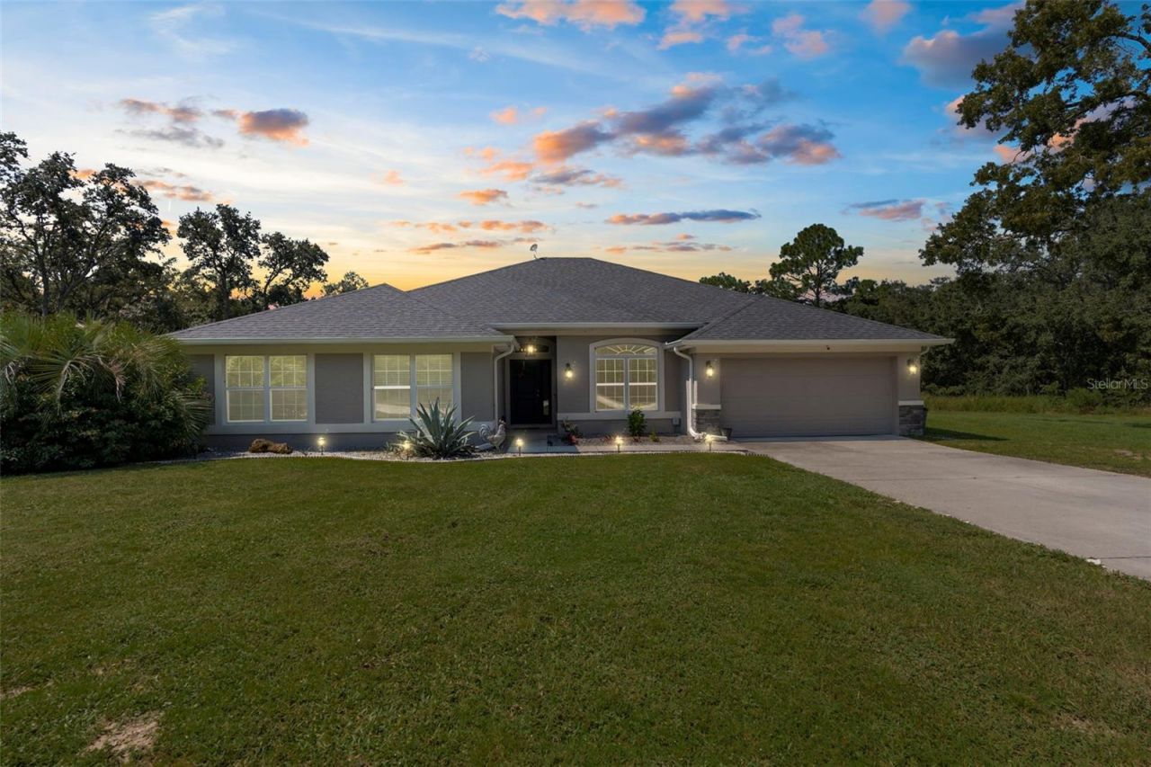 18209 Merwyn Cir, Weeki Wachee, FL 34614 Photo