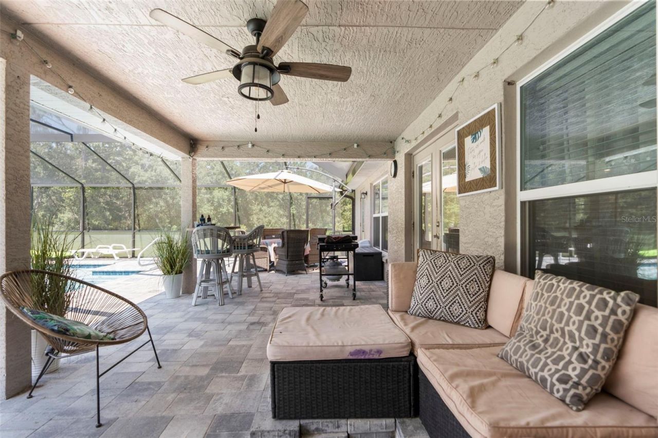 18209 Merwyn Cir, Weeki Wachee, FL 34614 Photo