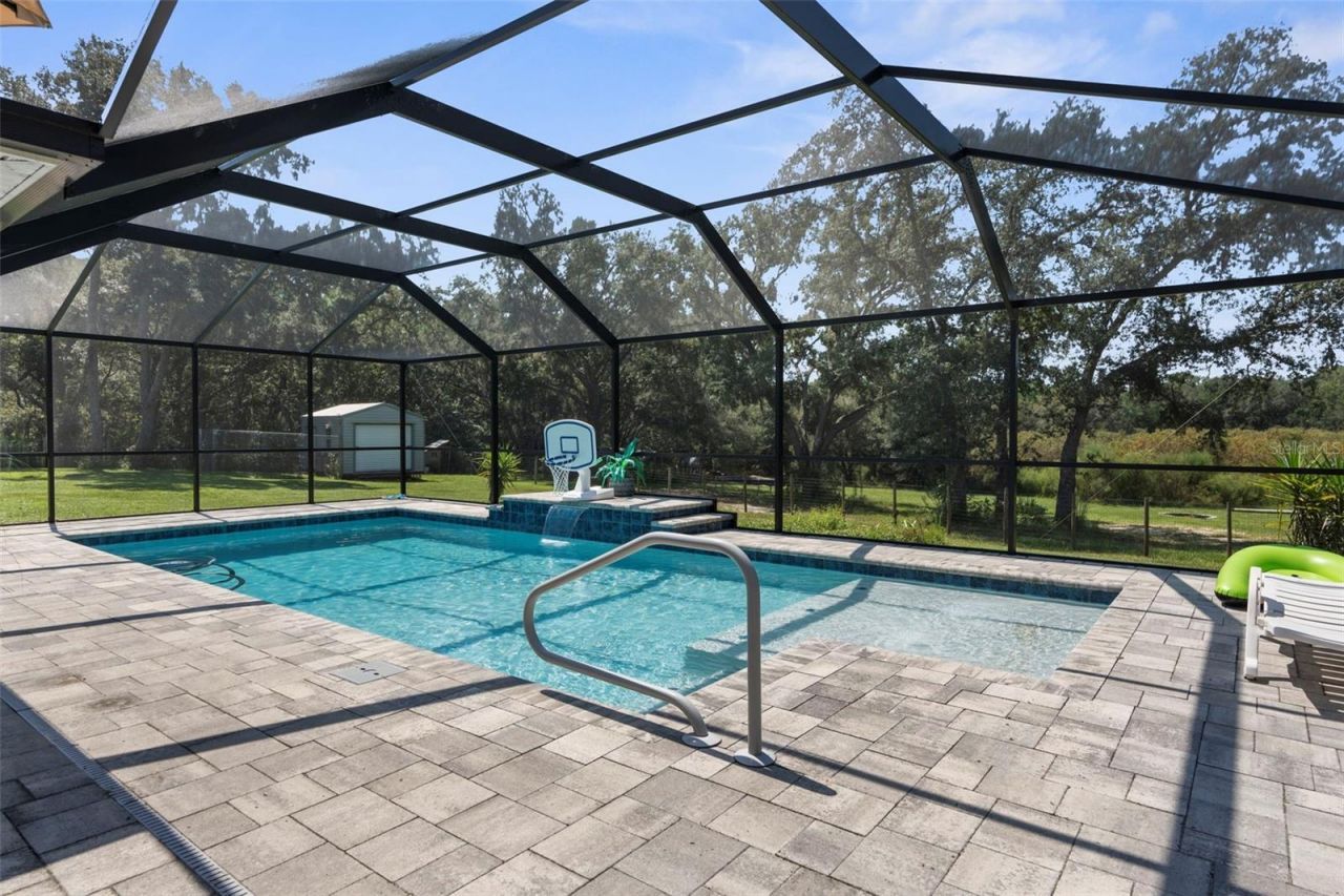 18209 Merwyn Cir, Weeki Wachee, FL 34614 Photo