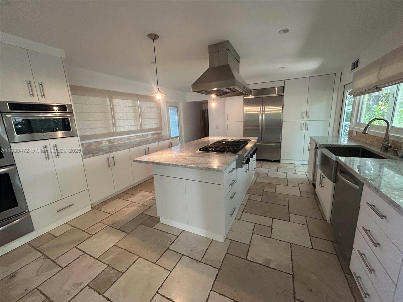 6395 SW 42nd Ter, South Miami, FL 33155 Photo