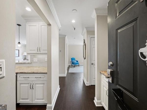 300 Johnson Ferry Road NE, Unit B810, Atlanta, GA 30328