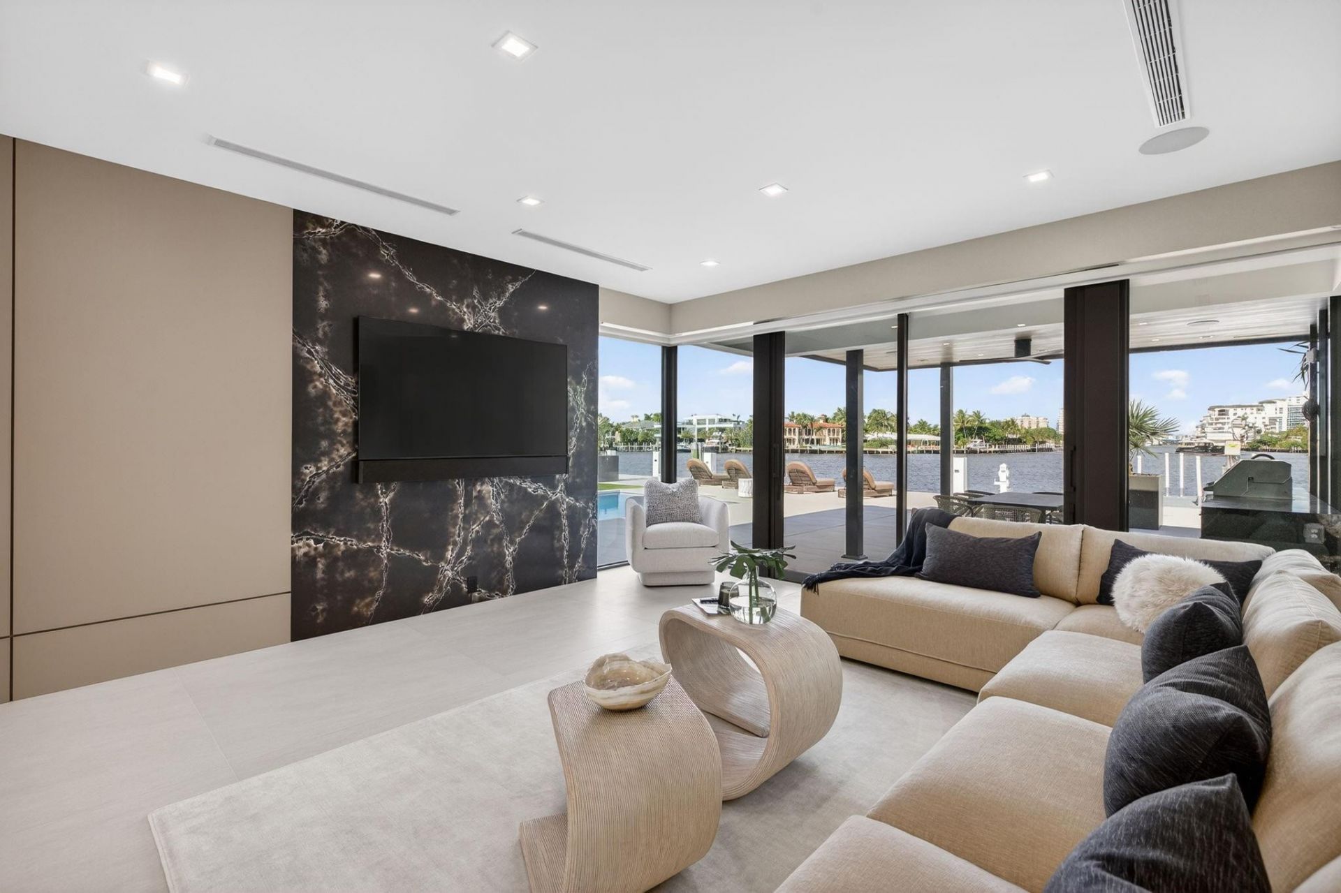 2533 Aqua Vista Blvd, Fort Lauderdale, FL 33301 Photo