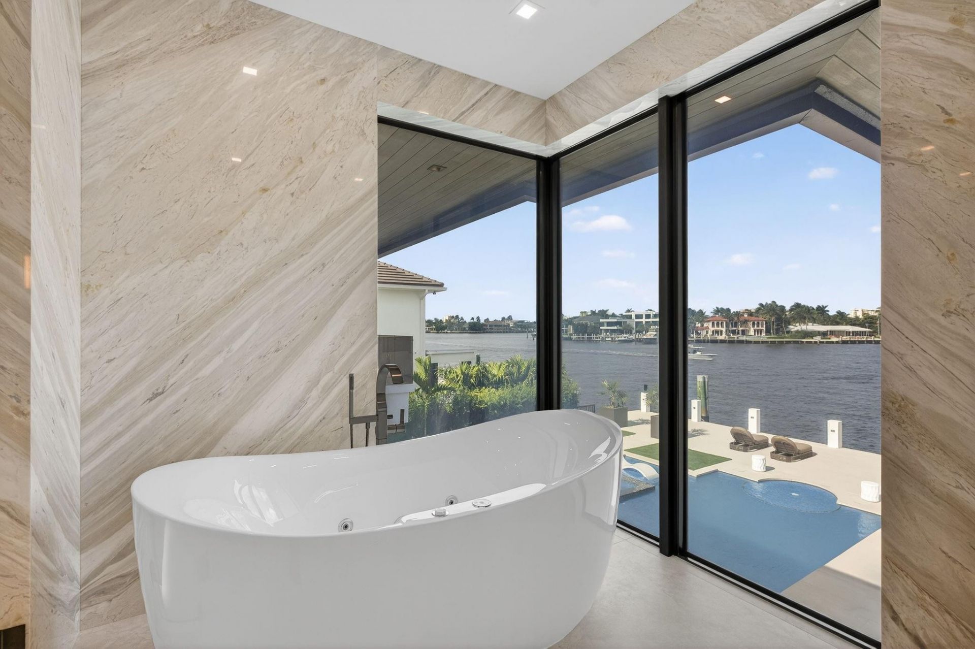 2533 Aqua Vista Blvd, Fort Lauderdale, FL 33301 Photo