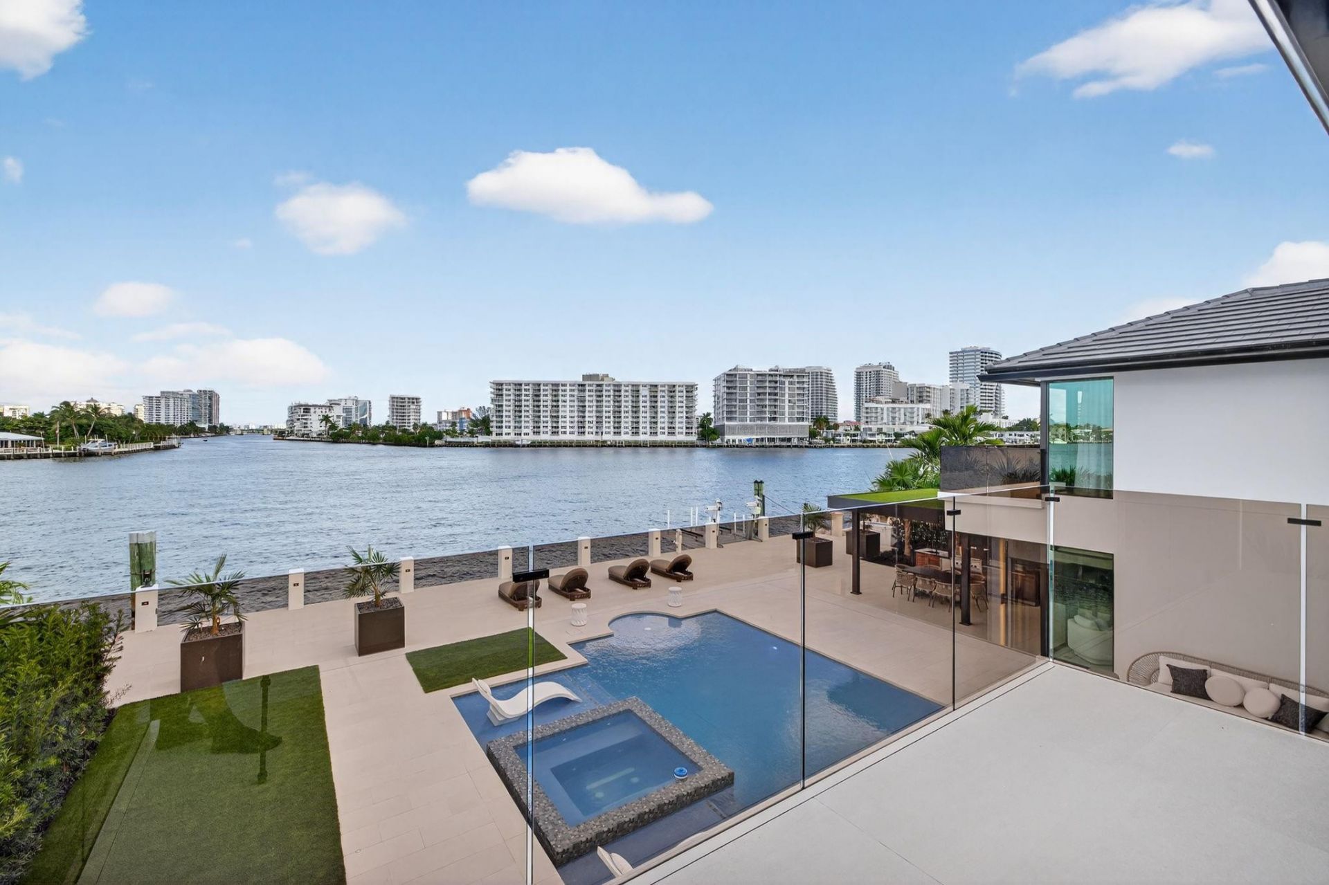 2533 Aqua Vista Blvd, Fort Lauderdale, FL 33301 Photo