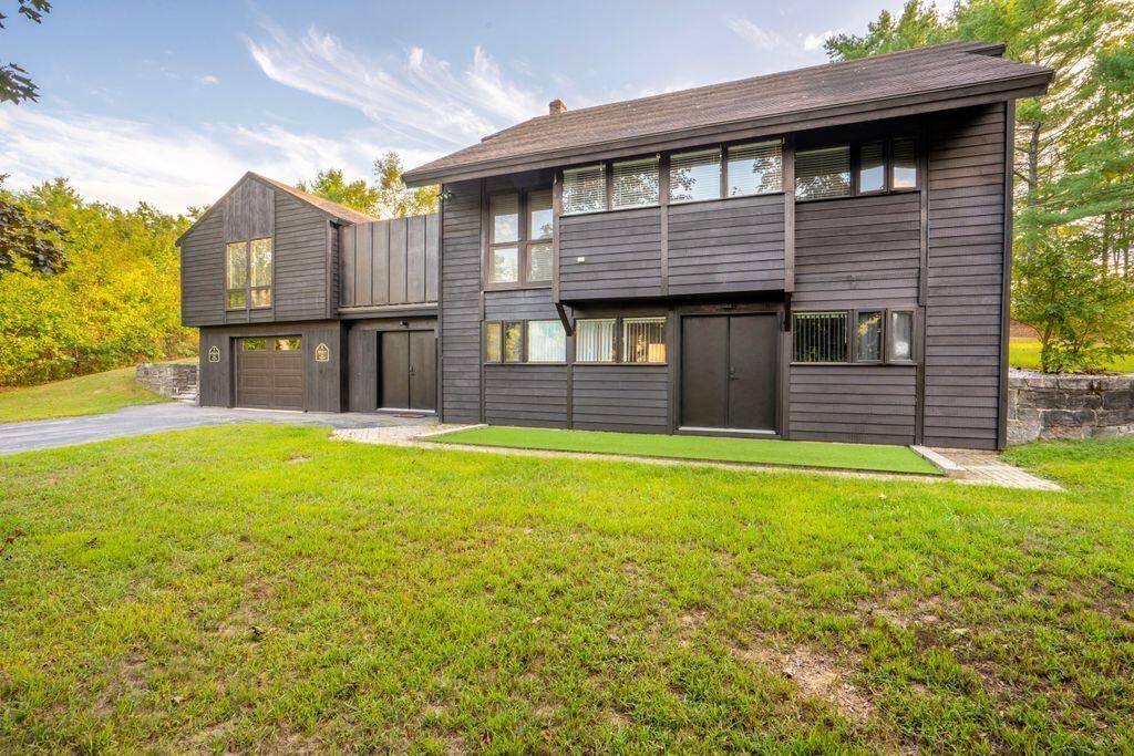 2 Flynn Road, Raymond, ME 04071 Main Photo