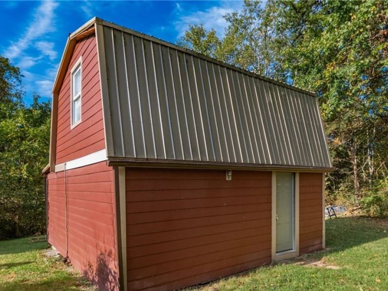 55289 Iowa Road, Cumberland, OH 43732 Photo 8