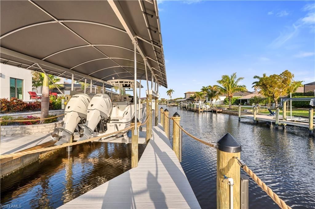 836 Miramar Ct, Cape Coral, FL 33904 Photo