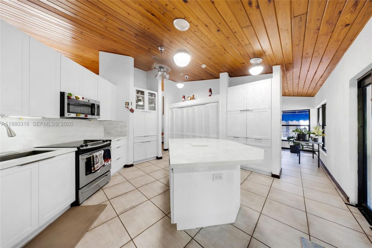 10204 SW 96th Ct, Miami, FL 33176 Photo