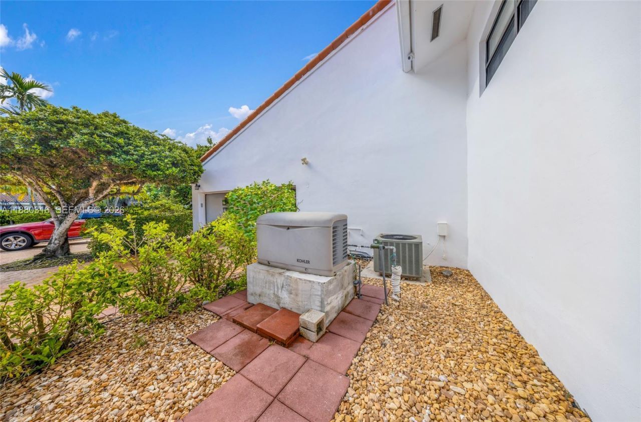 10204 SW 96th Ct, Miami, FL 33176 Photo