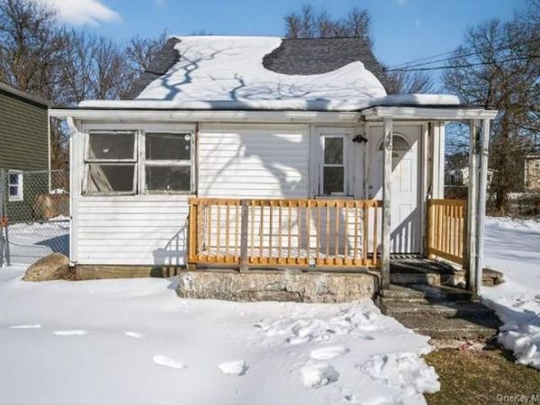 46 Lake Drive, Wyandanch, NY 11798