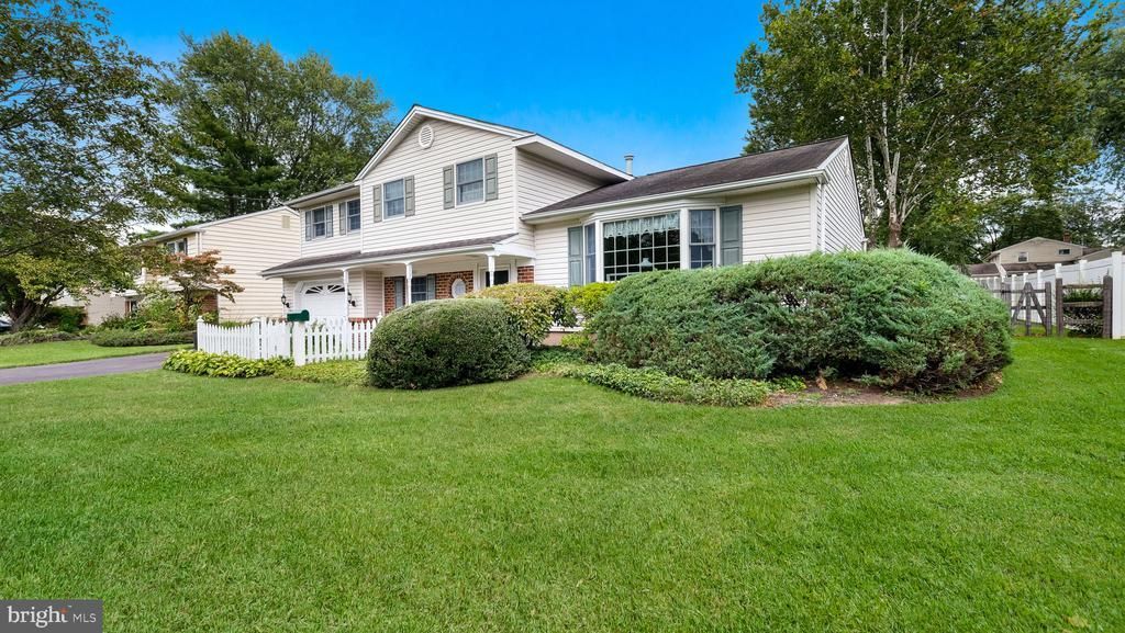 1067 Log College Drive, Warminster, PA 18974 Main Photo