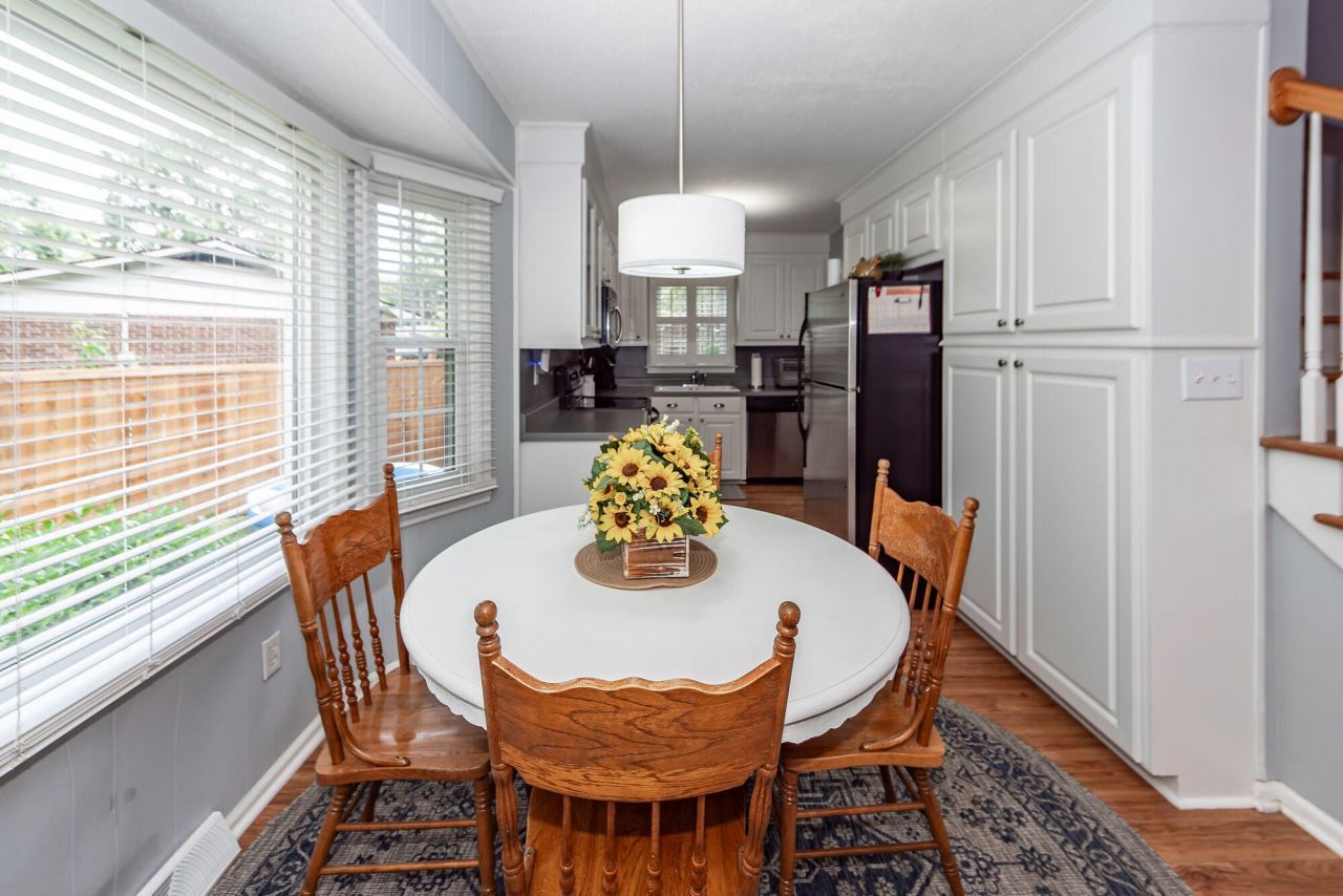 7758 Barclay Avenue Photo 12