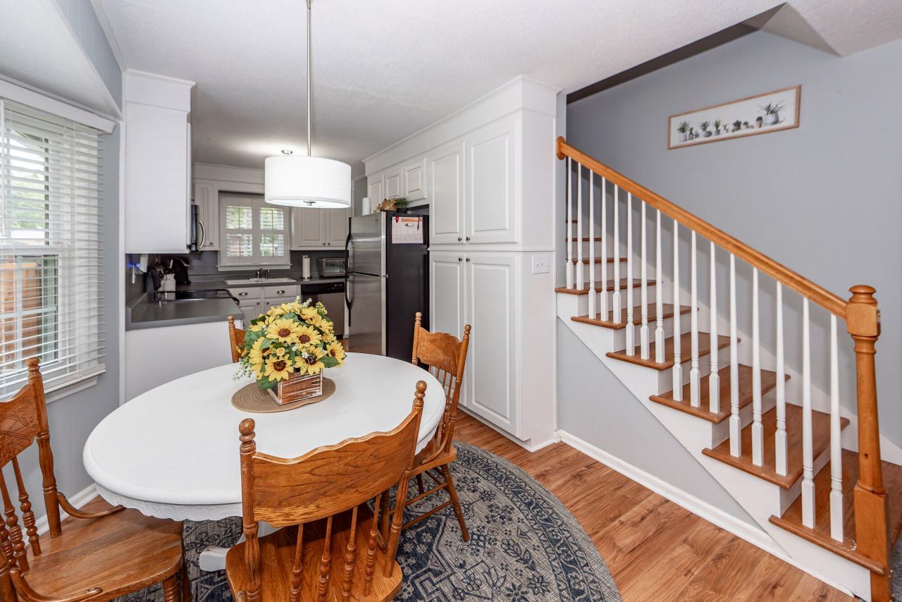 7758 Barclay Avenue Photo 13