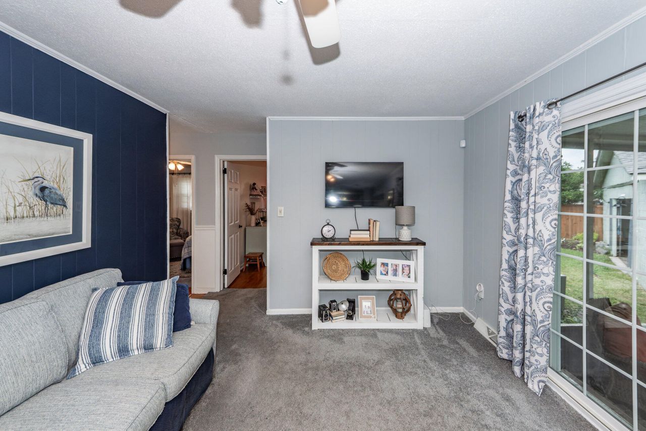 7758 Barclay Avenue Photo 19