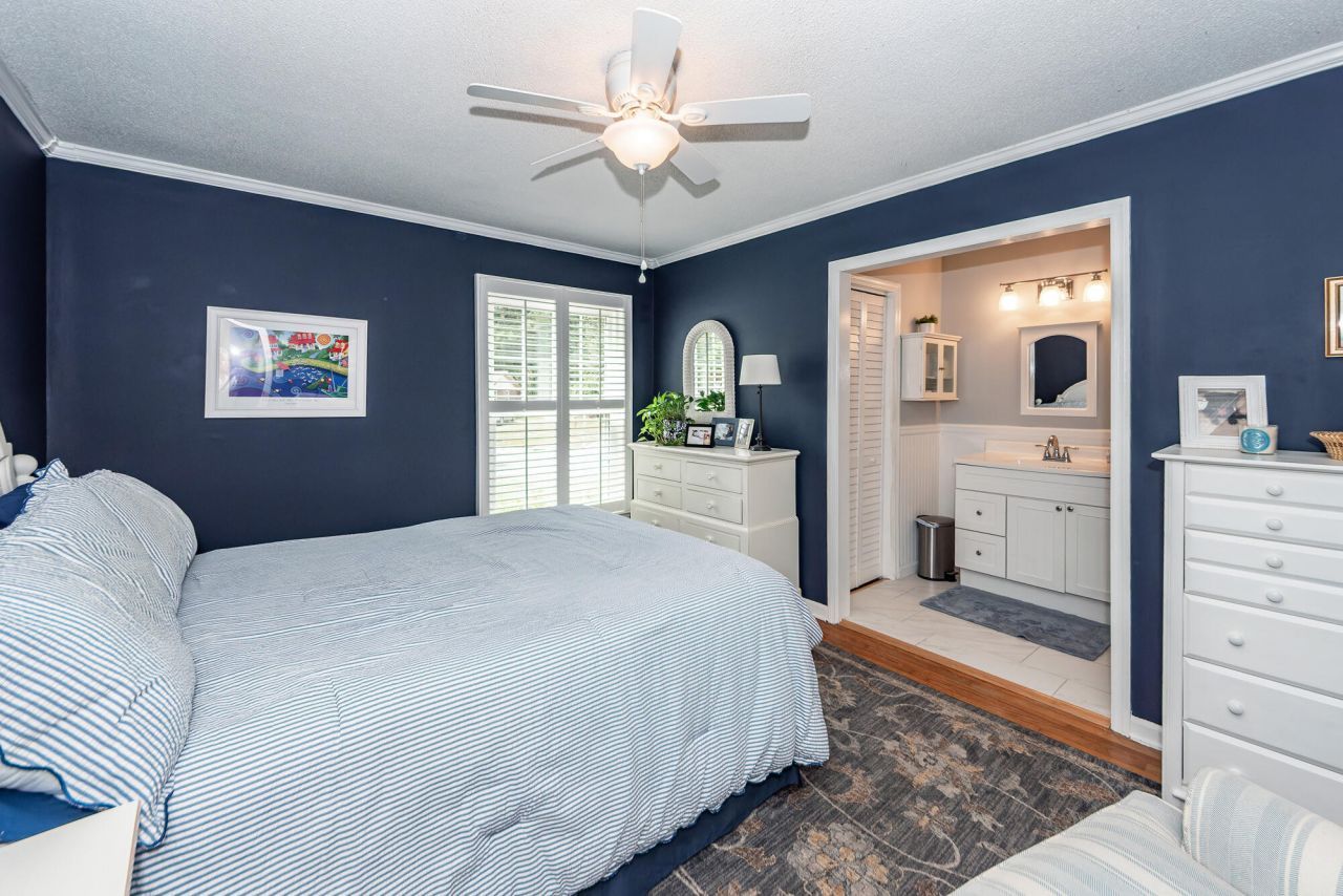 7758 Barclay Avenue Photo 20