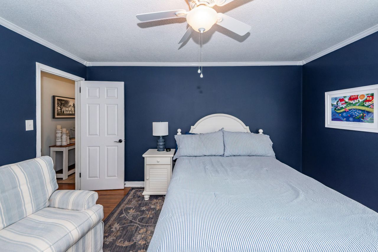 7758 Barclay Avenue Photo 21