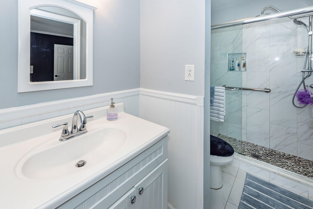 7758 Barclay Avenue Photo 23