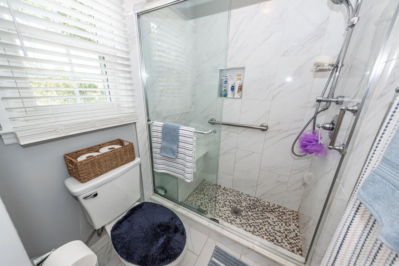 7758 Barclay Avenue Photo 24